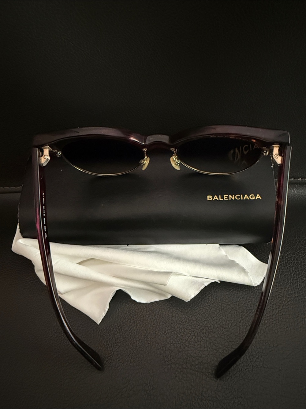 Balenciaga Women's BA 128 Sunglasses
Tortoiseshell Gold Cat Eye COA 51-19-140 - Picture 6 of 16